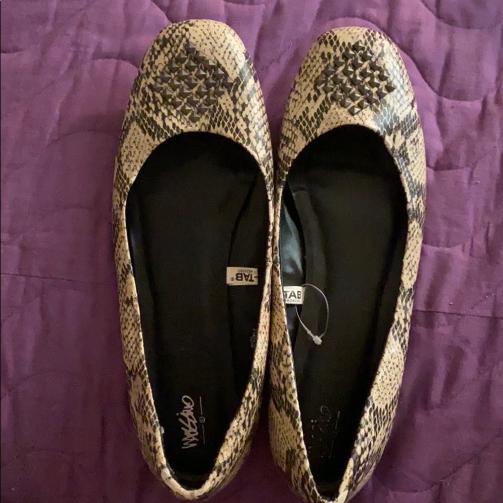 Mossimo Studded Black & White Snakeskin Flats